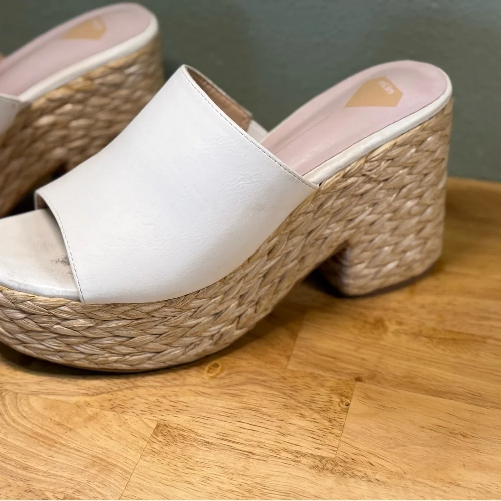 Mi.iM White Woven Platform Wedge Slides
